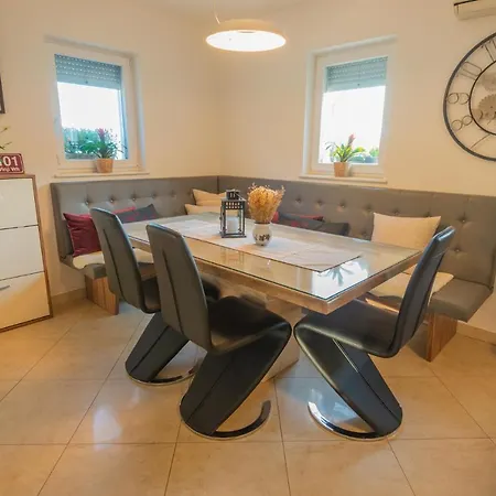 In - Kranjska Krain 45723 Holiday home *